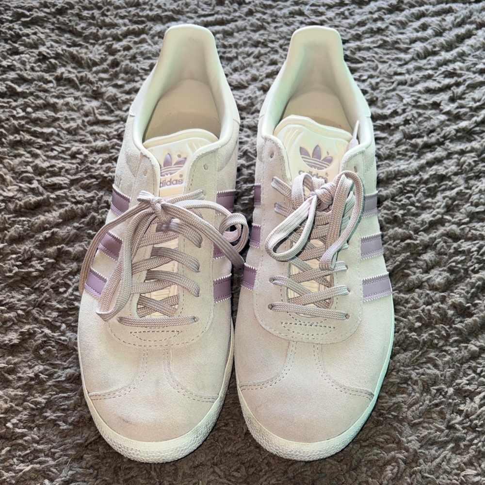 adidas Women's Sneakers in Light Purple and Cream